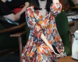 長袖碎花連衣裙